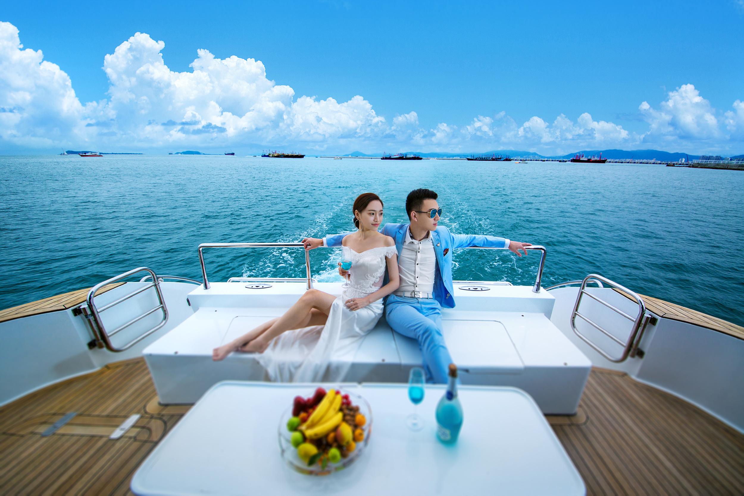 铂爵旅拍主营业务铂爵旅拍的主营业务包括婚纱摄影、婚礼策划和旅行跟拍等个性化定制服务。他们致力于为客户提供全方位的旅拍体验，包括婚纱摄影、婚礼策划等一站式服务。铂爵旅拍注重拍摄质量和服务质量，追求创新和个性化，以满足不同客户的需求。同时，他们还提供旅拍微电影等特色业务，通过专业的摄影师和制作团队，为客户打造独特的视觉盛宴。总之，铂爵旅拍以客户需求为导向，不断创新和完善服务内容，为客户提供更加完美的旅拍体验。